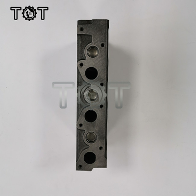 1A033-03043 Kubota D1703 Kepala Silinder U35 L3430 Suku Cadang Mesin Excavator